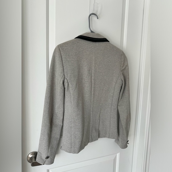 Tristan blazer with embroidered crest. Fully lined & only worn a few times - Picture 5 of 6